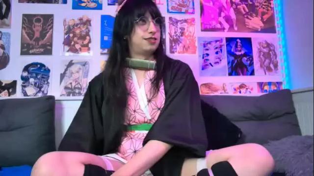 Image 3 of snowblack_ Stream on Chaturbate on 28 days ago