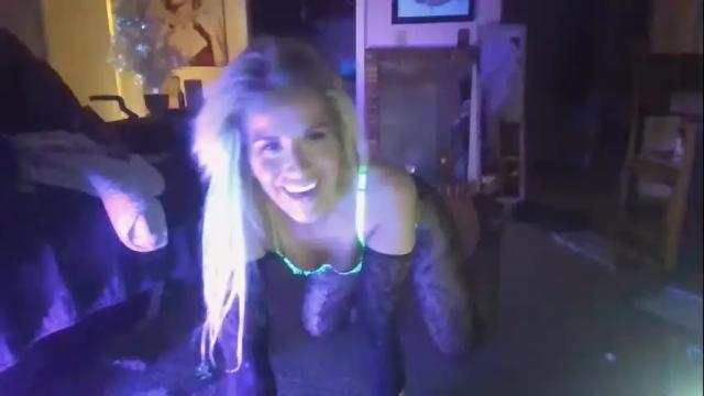 Thumbnail 1, snowbunnybabe00's Stream at Chaturbate, 16 months ago