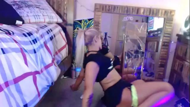 Image 12 of snowbunnybabe00 Stream on Chaturbate on 13 months ago