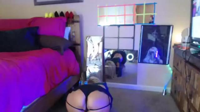 Image 7 of snowbunnybabe00 Stream on Chaturbate on 12 months ago