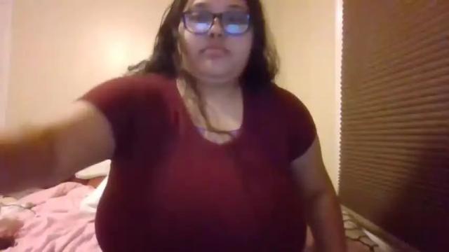 Image 6 of snowflakewonderland Stream on Chaturbate on 17 months ago