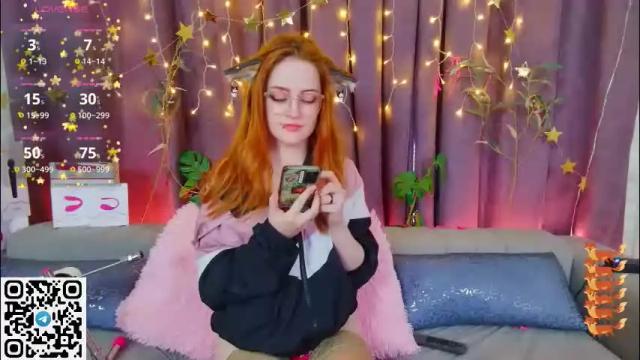 Image 2 of snowwhite_fox Stream on Chaturbate on 3 months ago