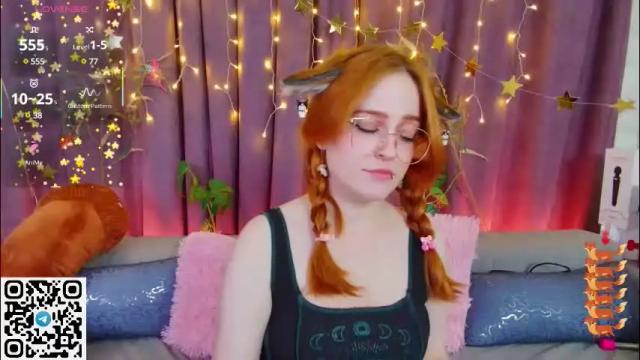 Image 3 of snowwhite_fox Stream on Chaturbate on 2 months ago