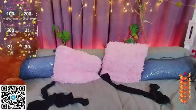 Image 4 of snowwhite_fox Stream on Chaturbate on 2 months ago