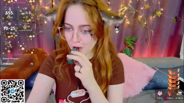 Image 8 of snowwhite_fox Stream on Chaturbate on 2 months ago