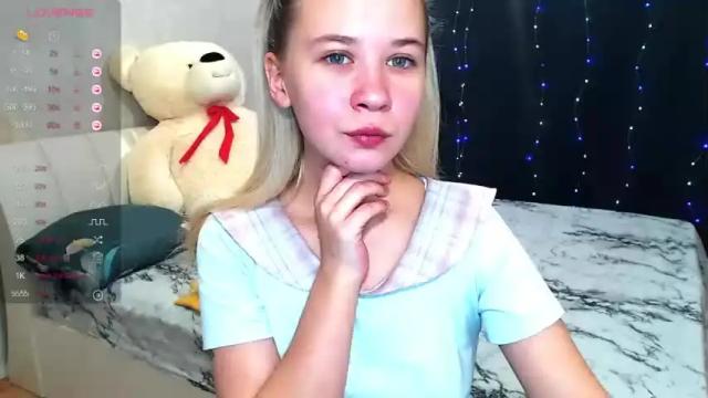 Thumbnail 1, so_cute_holly's Stream at Chaturbate, 21 months ago