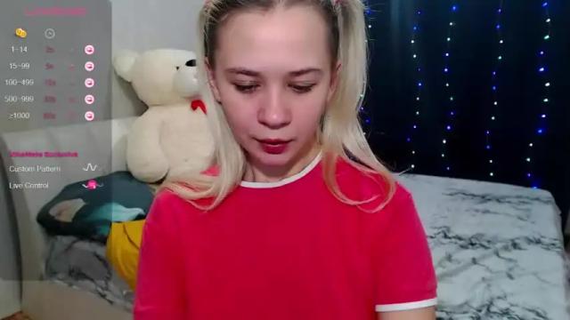 Image 2 of so_cute_holly Stream on Chaturbate on 21 months ago
