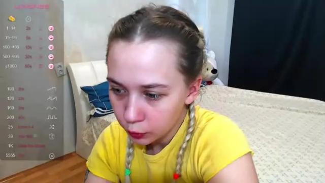 Image 3 of so_cute_holly Stream on Chaturbate on 18 months ago