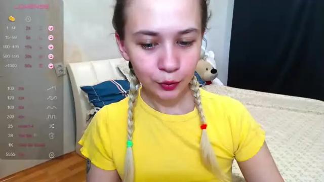 Image 7 of so_cute_holly Stream on Chaturbate on 18 months ago