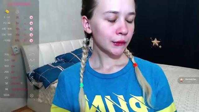 Image 10 of so_cute_holly Stream on Chaturbate on 18 months ago