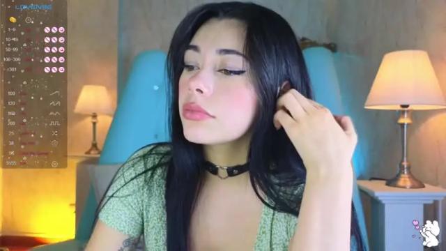 Image 3 of soffi_moon Stream on Chaturbate on 18 months ago