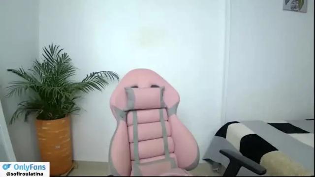 Image 12 of soffi_rousel_ Stream on Chaturbate on 1 month ago