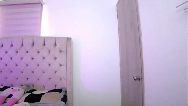 Image 2 of soffi_rousel_ Stream on Chaturbate on 19 days ago