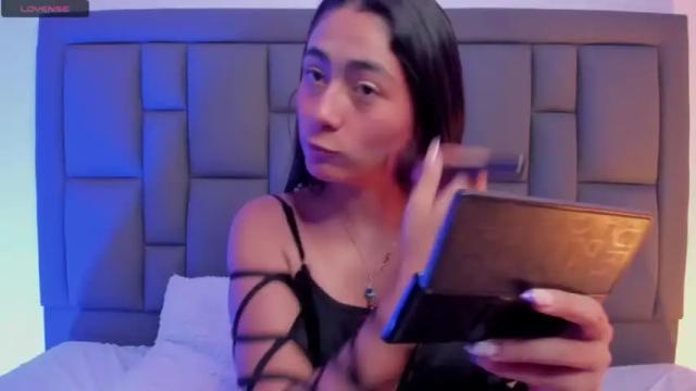 Image 3 of soffiarose Stream on Chaturbate on 12 months ago