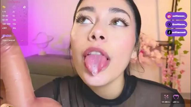 Image 10 of soffimoon_ Stream on Chaturbate on 5 months ago