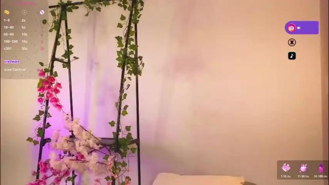 Image 10 of soffimoon_ Stream on Chaturbate on 5 months ago