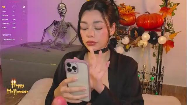 Image 2 of soffimoon_ Stream on Chaturbate on 3 months ago