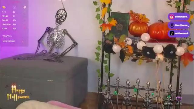 Image 3 of soffimoon_ Stream on Chaturbate on 2 months ago