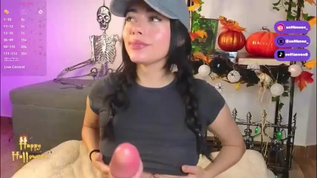 Image 2 of soffimoon_ Stream on Chaturbate on 2 months ago