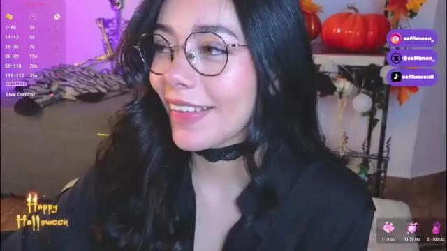 Image 12 of soffimoon_ Stream on Chaturbate on 2 months ago