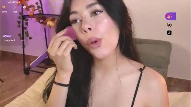 Image 4 of soffimoon_ Stream on Chaturbate on 1 month ago