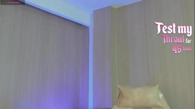 Image 2 of soffiqueen Stream on Chaturbate on 1 month ago