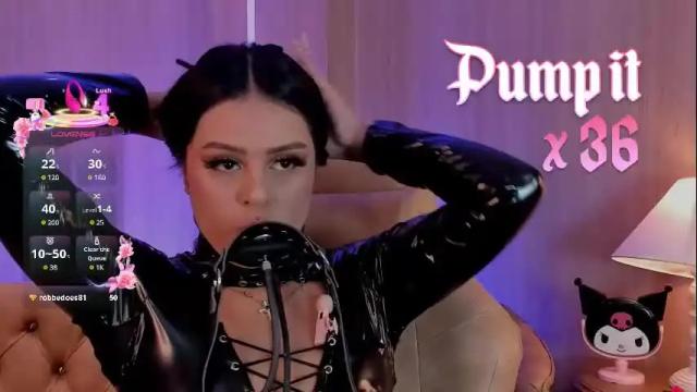 Image 2 of soffiqueen Stream on Chaturbate on 13 days ago