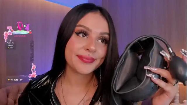 Image 3 of soffiqueen Stream on Chaturbate on 11 days ago