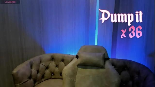 Image 2 of soffiqueen Stream on Chaturbate on 8 days ago