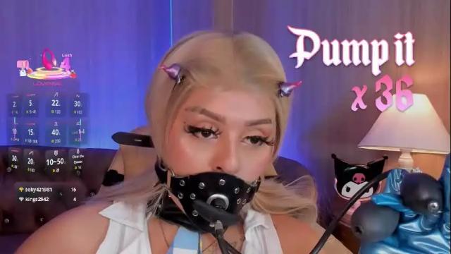 Image 12 of soffiqueen Stream on Chaturbate on 7 days ago