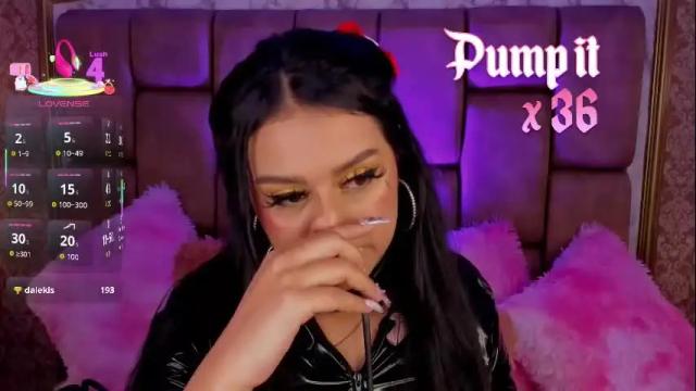 Image 6 of soffiqueen Stream on Chaturbate on 29 days ago