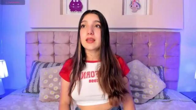 Image 6 of soffy__18 Stream on Chaturbate on 15 months ago