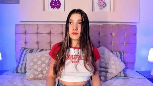 Image 7 of soffy__18 Stream on Chaturbate on 15 months ago