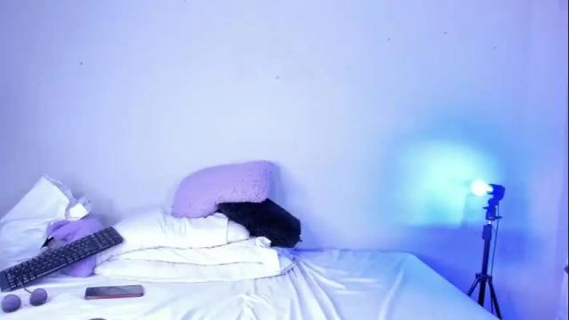 Image 2 of sofhie_roberts Stream on Chaturbate on 21 months ago