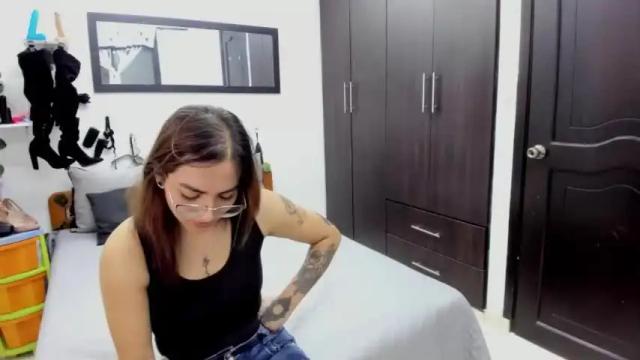 Image 10 of sofi_martinezz Stream on Chaturbate on 14 months ago