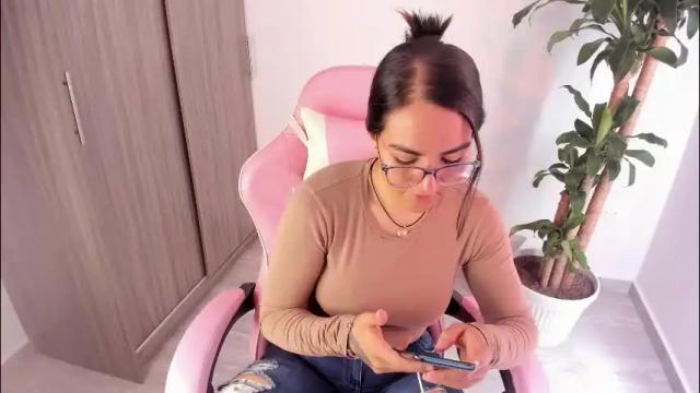 Image 3 of sofi_martinezz Stream on Chaturbate on 5 days ago