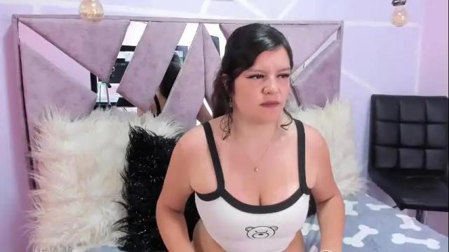 Image 2 of sofi_noa Stream on Chaturbate on 1 month ago