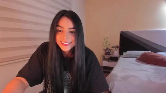 Image 11 of sofi_saenzz Stream on Chaturbate on 18 months ago