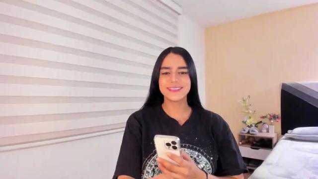 Image 11 of sofi_saenzz Stream on Chaturbate on 17 months ago