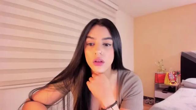 Image 12 of sofi_saenzz Stream on Chaturbate on 16 months ago