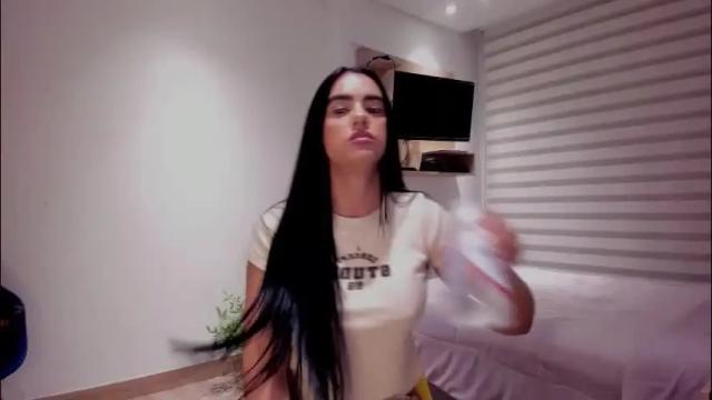 Image 12 of sofi_saenzz Stream on Chaturbate on 2 months ago