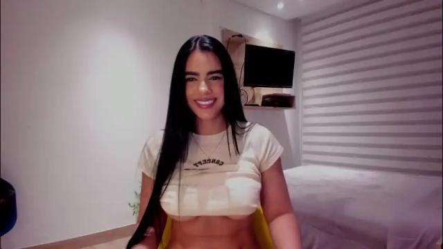 Image 8 of sofi_saenzz Stream on Chaturbate on 2 months ago
