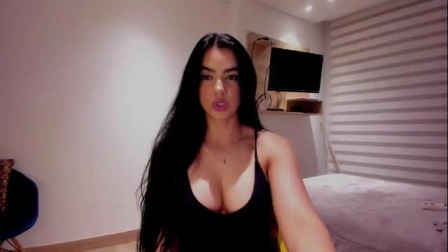 Image 7 of sofi_saenzz Stream on Chaturbate on 2 months ago