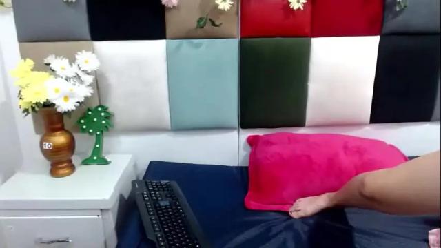 Image 12 of sofi_squirt_ Stream on Chaturbate on 1 month ago
