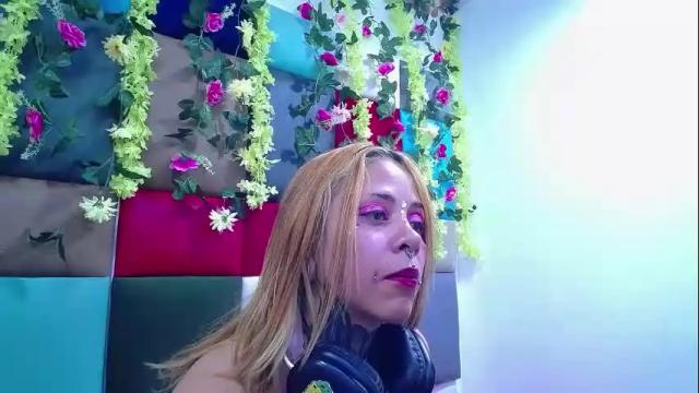 Image 6 of sofi_squirt_ Stream on Chaturbate on 24 days ago
