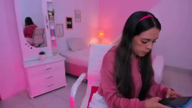 Image 2 of sofi_thelucky Stream on Chaturbate on 17 months ago