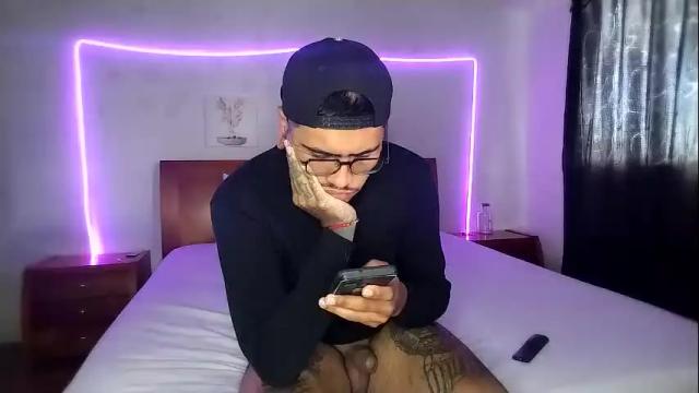 Image 2 of sofi_zeus Stream on Chaturbate on 3 months ago