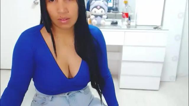 Image 4 of sofia13vene Stream on Chaturbate on 2 months ago