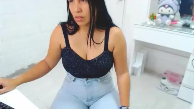 Image 10 of sofia13vene Stream on Chaturbate on 2 months ago