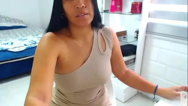 Image 10 of sofia13vene Stream on Chaturbate on 1 month ago